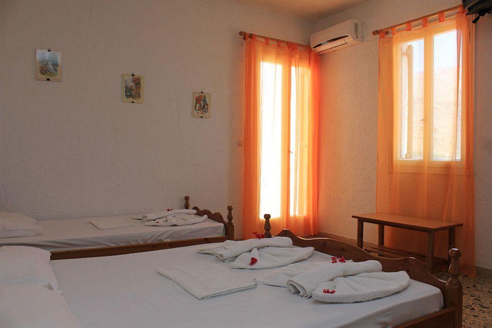Santa Irini Hotel 페리사 외부 사진