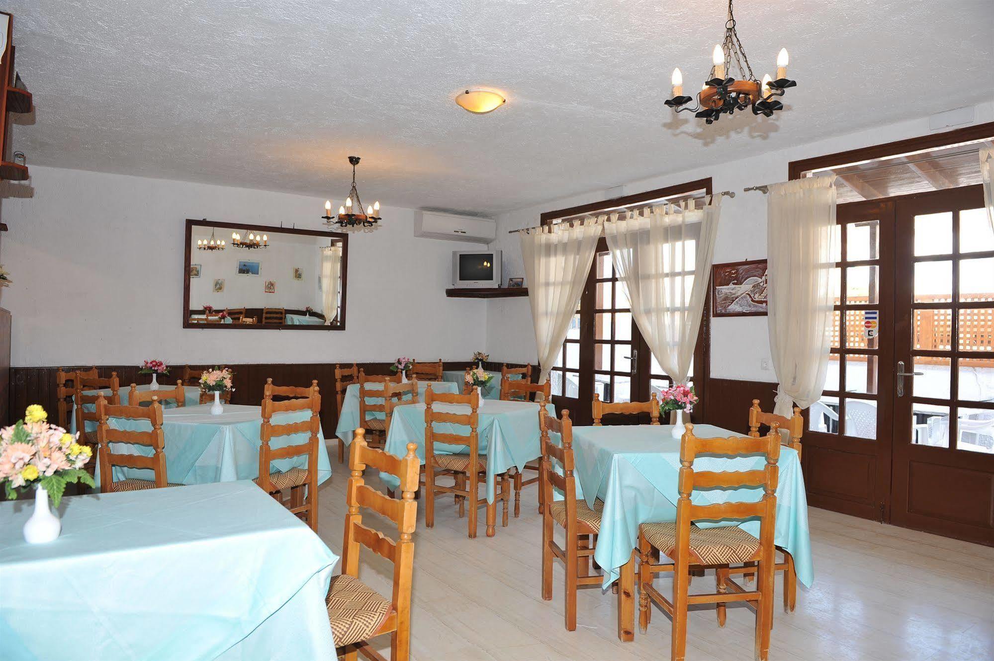 Santa Irini Hotel 페리사 외부 사진
