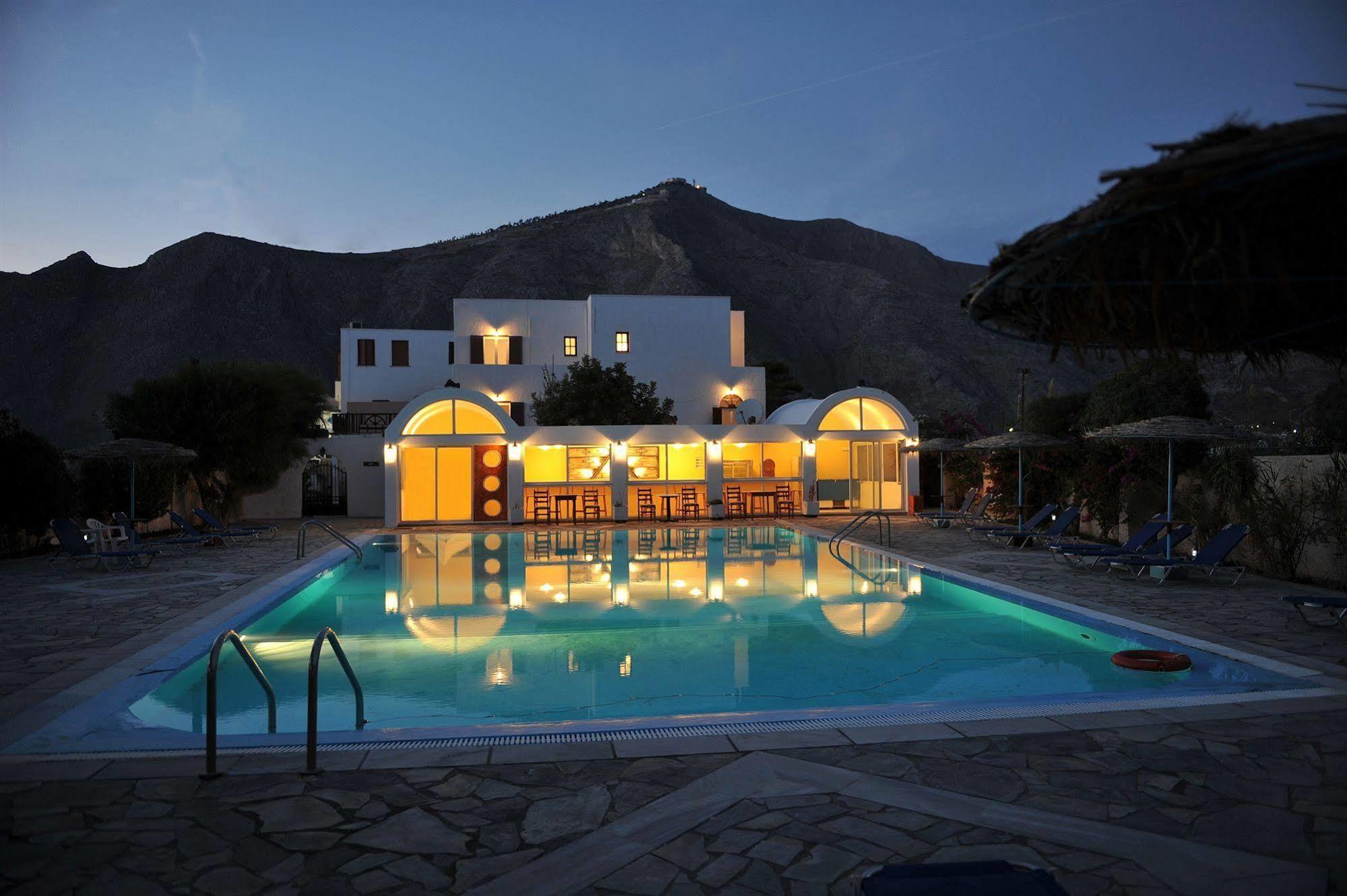 Santa Irini Hotel 페리사 외부 사진